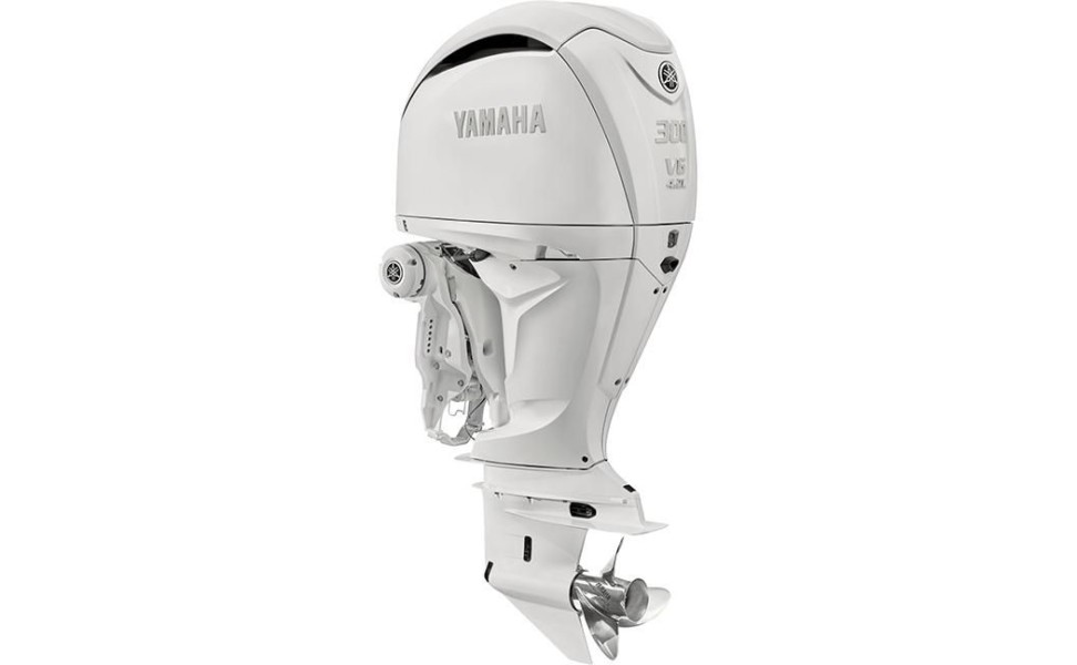 Yamaha F300 perämoottori valkoinen